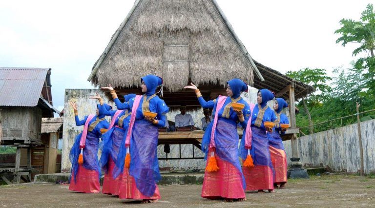 Mengenal Tari Wura Bongi Monca dari Bima