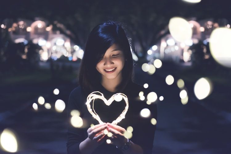 5 Alasan Kamu Gak Harus Merayakan Hari Valentine dengan Pacar
