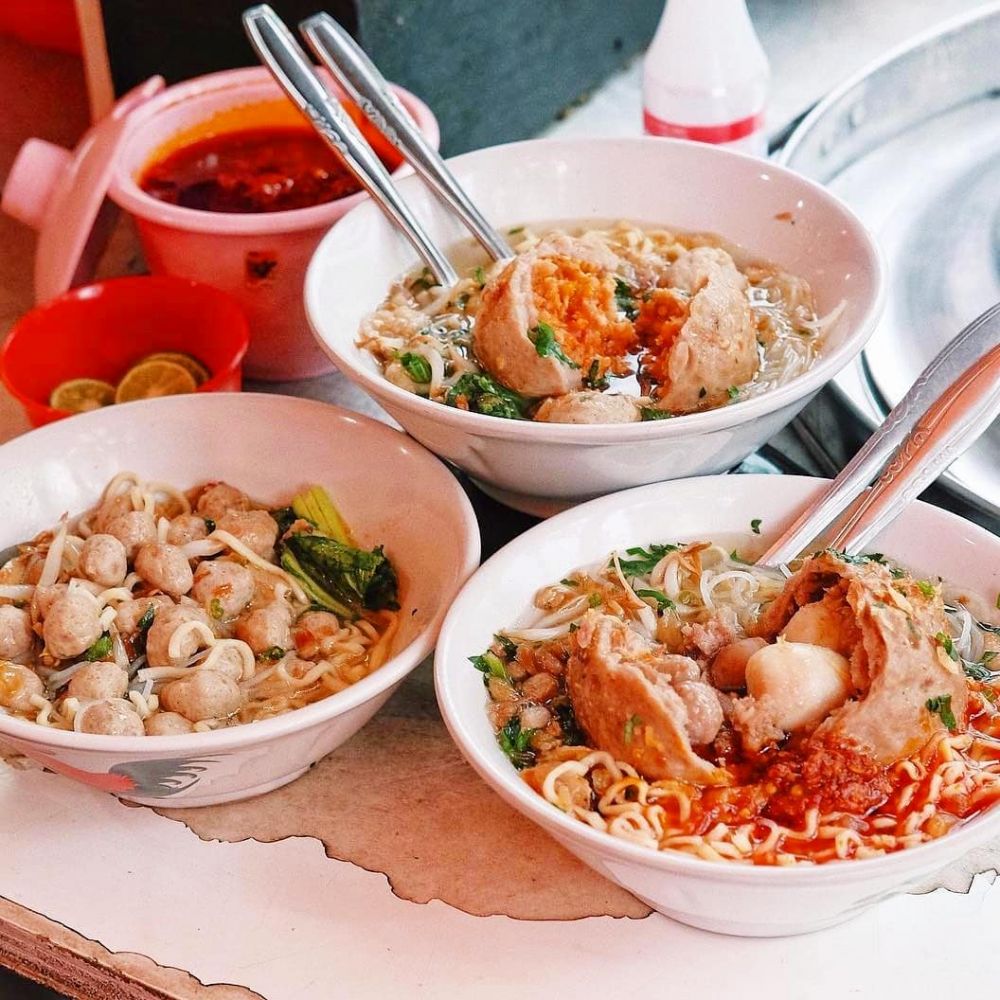 Ini 9 Tempat Makan Bakso yang Murah dan Mengenyangkan di Bandung