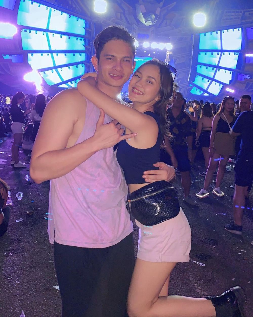 Kisah Cintanya Manis! 9 Potret Artis Keturunan Australia dan Pasangan