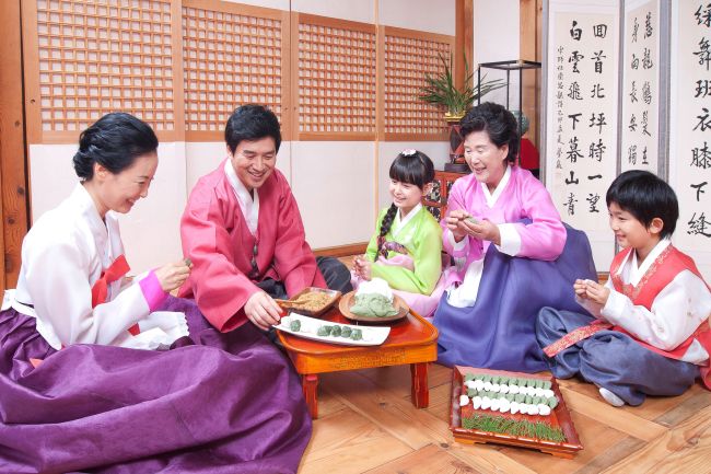 Unik, 5 Budaya dan Tradisi di Korea Saat Berulang Tahun!