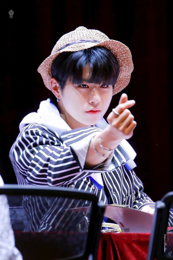 9 Potret Manis Yoo Jiahn IN2IT yang Awet Muda