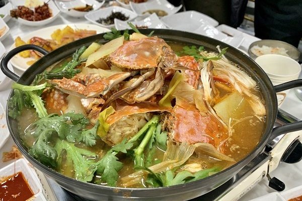 5 Trivia Kkotgetang, Sup Kepiting Pedas yang Sering Muncul di KDrama