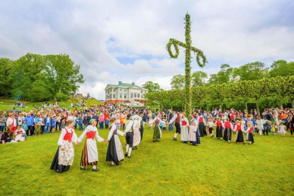 8 Fakta Perayaan Midsommar Di Swedia, Tidak Seseram Filmnya