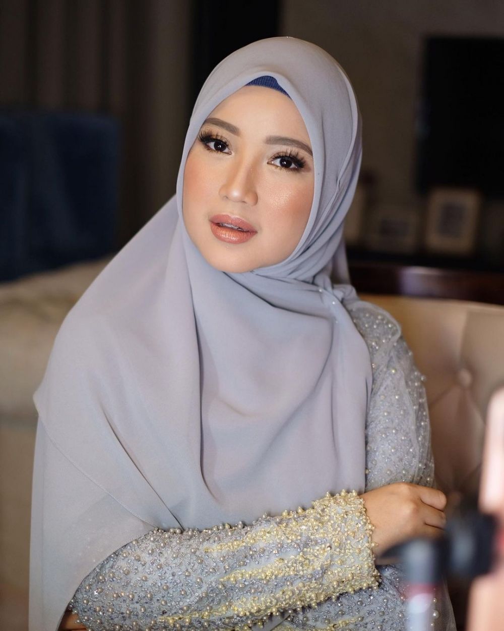 Jadi Ibu Pejabat, 10 Adu Gaya Arumi Bachsin dan Chacha Frederica
