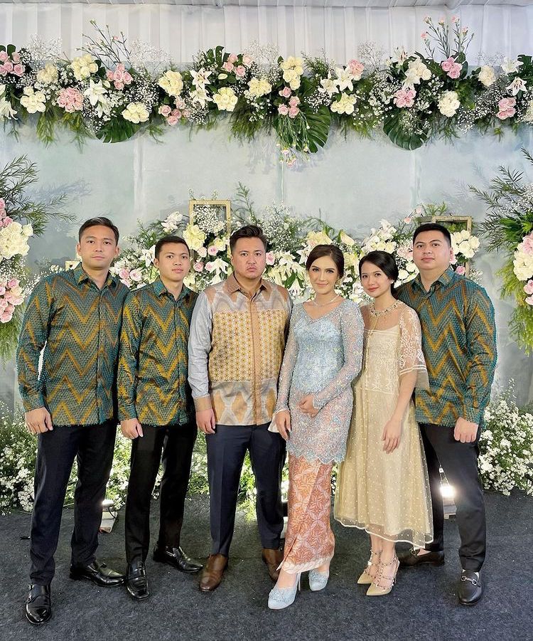 10 Potret Pertunangan Syahra Larez Mantan Rizky Billar