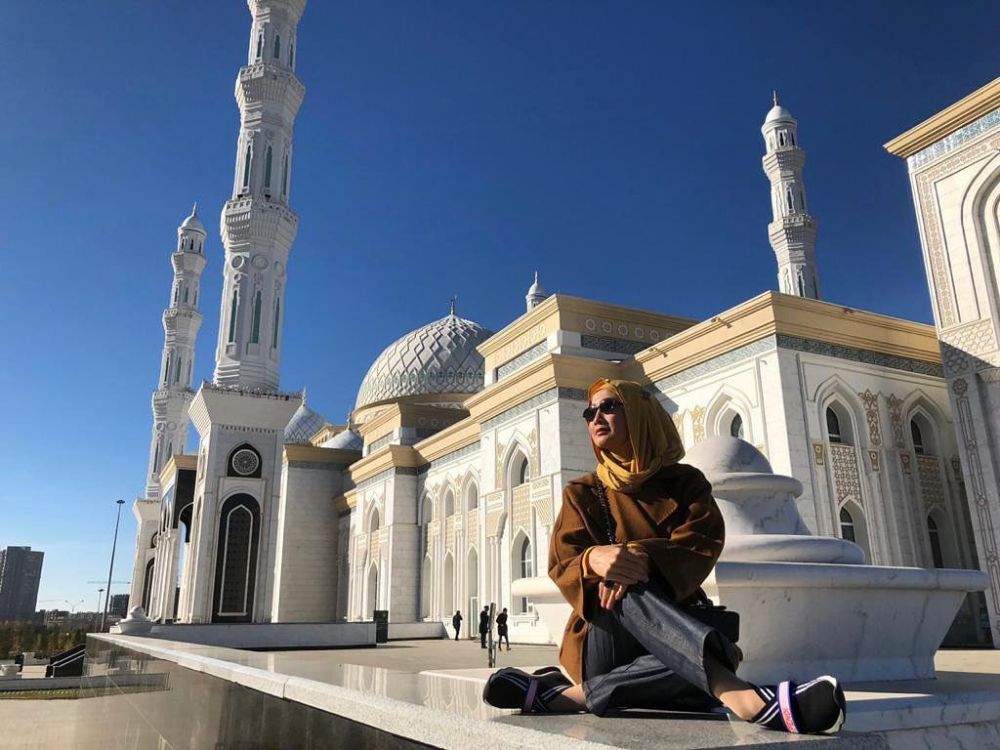 10 Potret Kegiatan Seru Desy Ratnasari, Akhirnya Punya Instagram