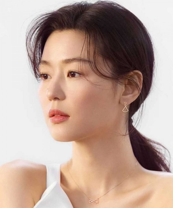 10 Fakta Peran Jun Ji Hyun yang Tampil Misterius di Spin-Off Kingdom