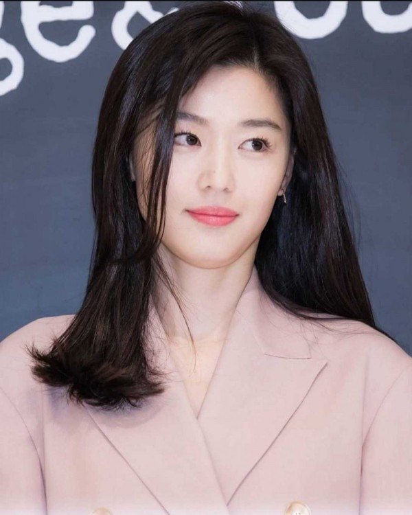 10 Fakta Peran Jun Ji Hyun yang Tampil Misterius di Spin-Off Kingdom