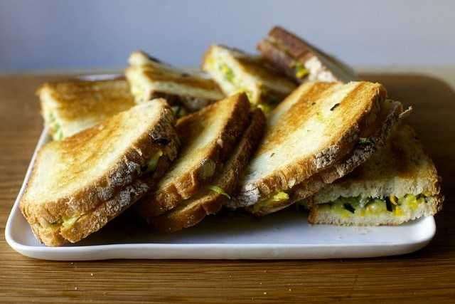 Resep Sandwich Keju Zucchini Yang Chessy, Bikin Keroncongan!