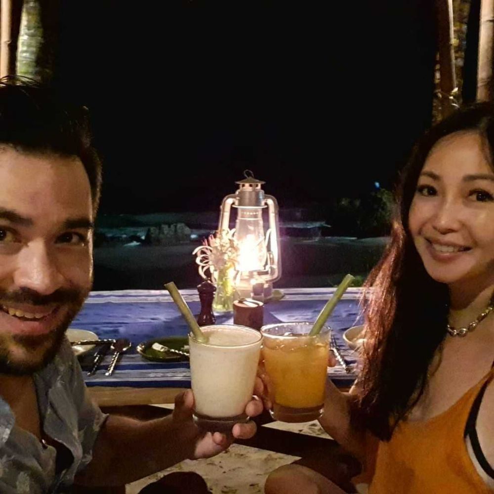 Nikahi Bule, 9 Potret Bulan Madu Chef Marinka dan Suami di Sumba