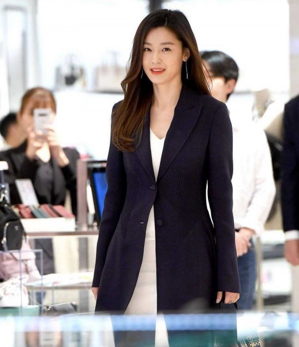 10 Fakta Peran Jun Ji Hyun yang Tampil Misterius di Spin-Off Kingdom