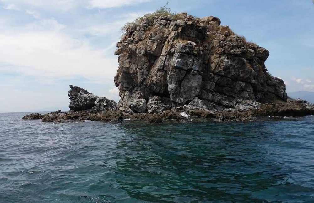 9 Pesona Pulau Kenawa di Sumbawa, Punya Julukan 'The Hidden Paradise'