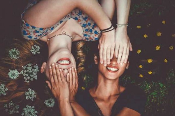 5 Tanda Kamu Suka Insecure dalam Circle Pertemananmu Sendiri