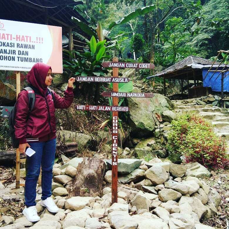 Potret Pesona Wisata Curug Cigentis Karawang