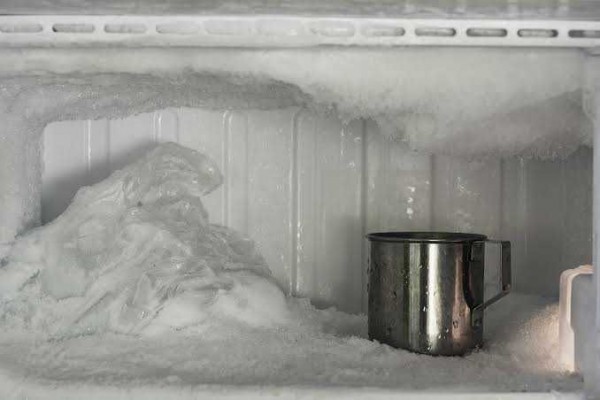 5 Tips Menghilangkan Bunga Es yang Ada di Kulkas, Mudah dan Gak Ribet!