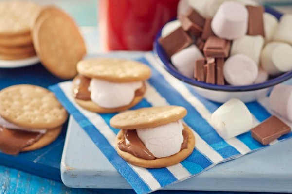 5 Cara Nikmati S'mores, Makanan Kemah dari Marshmallow yang Legit!