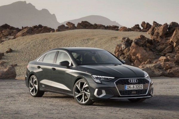 Deretan 5 Sedan Compact Premium yang Siap Keliling Kota!