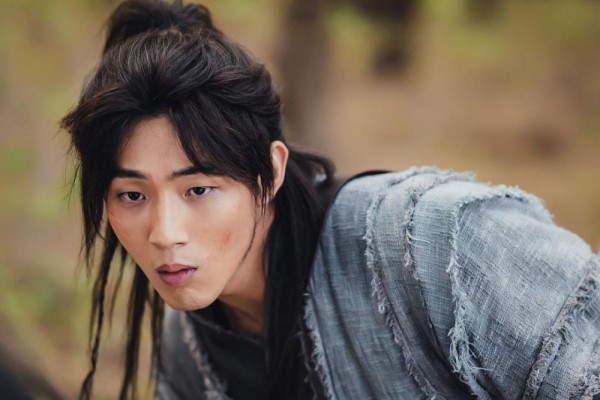 10 Adu Gaya Ji Soo vs Lee Ji Hoon di 'River Where the Moon Rises'