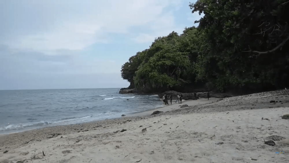 10 Pantai Dengan Pemandangan Indah dan Menakjubkan di Jawa Tengah 