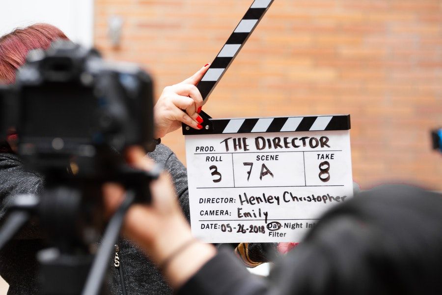 Mengenal Profesi Cameraman dari Benefit hingga Jenjang Karier
