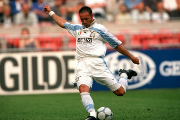 7 Pemain Ini Berhasil Cetak Hat-trick Lewat Free Kick, Jago!