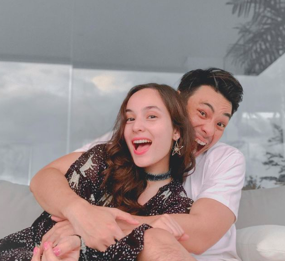 10 Potret Romantis Chelsea Islan-Rob Clinton di Tahun Kedua Pacaran