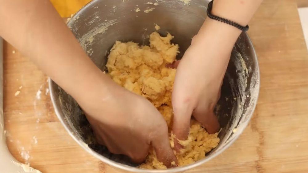 Resep Kue Kastengel Tanpa Cetakan ala Chef Devina Hermawan, Yummy!