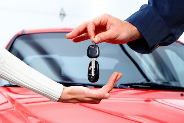 Tips Aman Membeli Mobil Baru di Dealer