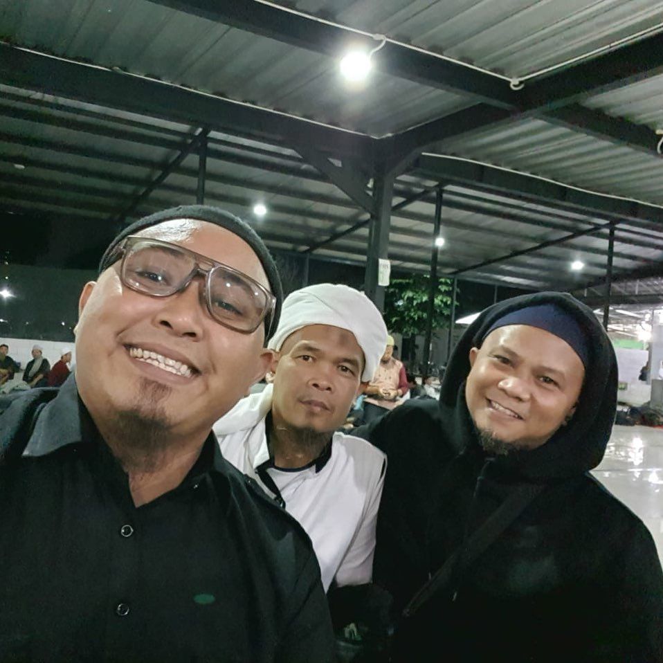 Kini Hijrah, 9 Potret Terkini Anak Band Terkenal
