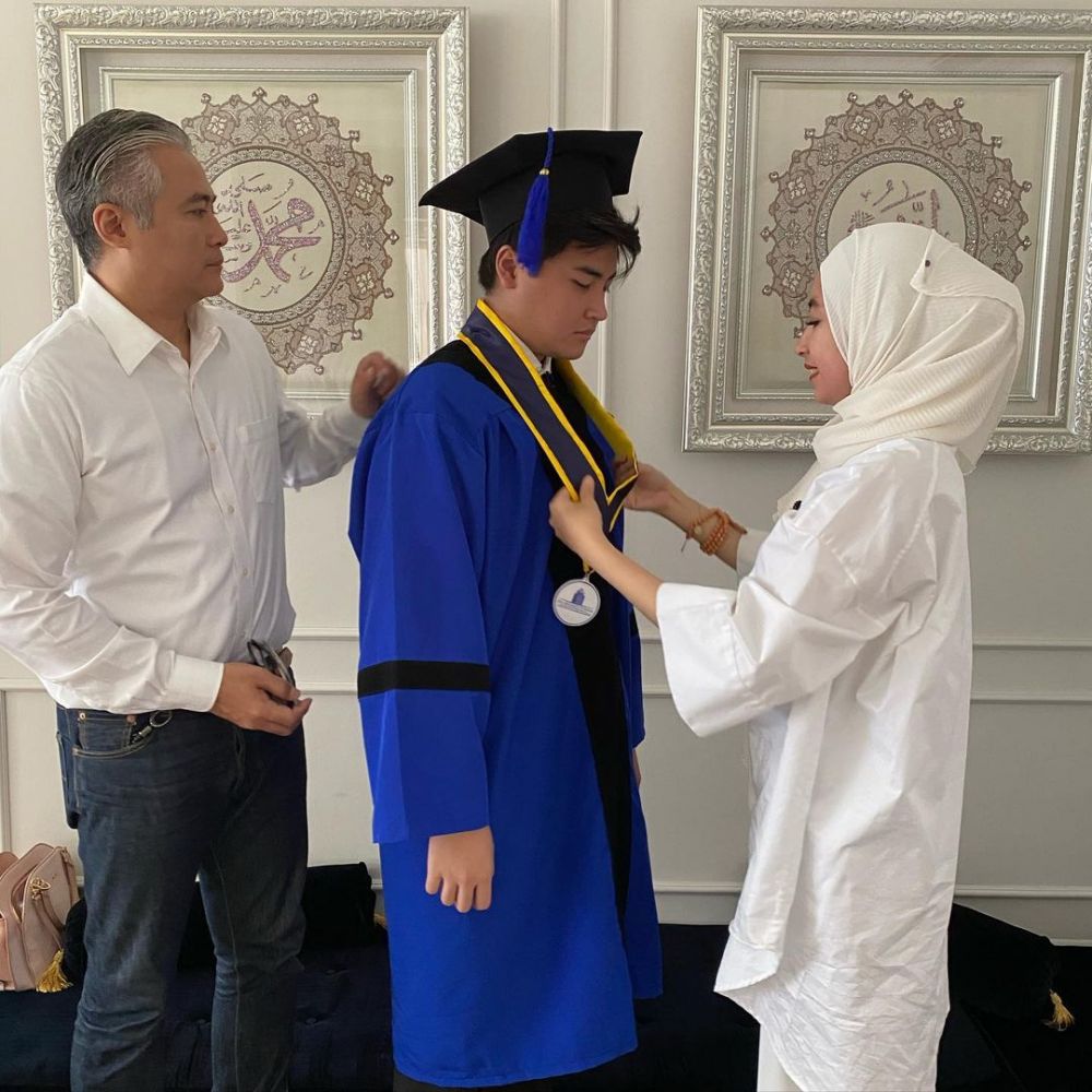 Mantan tapi Akur Abis! 10 Potret Annisa Trihapsari dan Adjie Pangestu