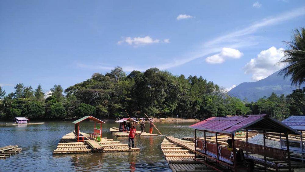 Info Wisata Danau dan Candi Cangkuang Garut