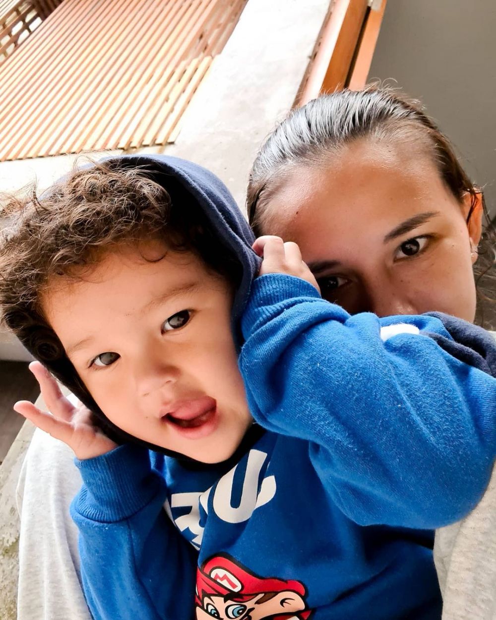 Mama Muda Anak Tiga di Usia 24 Tahun, 10 Pesona Kece Dahlia Poland