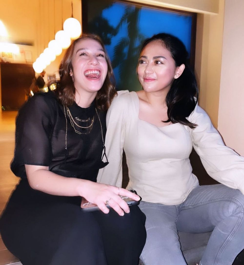 Ibu Dua Anak Bak ABG, 10 Potret Glowing Rachel Vennya Kece Maksimal