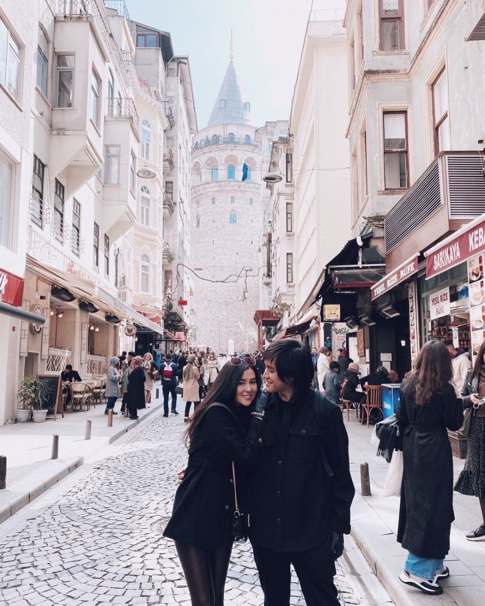 10 Potret Intim Kevin Aprilio dan Istri Honeymoon di Turki, Awas Baper