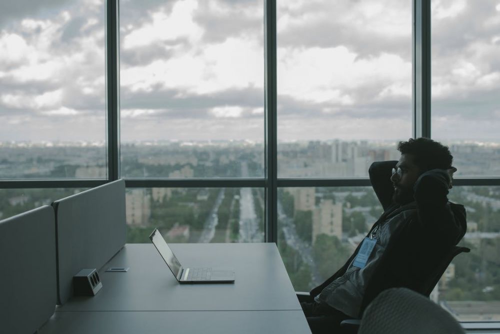 5 Hal yang Bisa Bikin Orang Bersikap Menyebalkan di Kantor