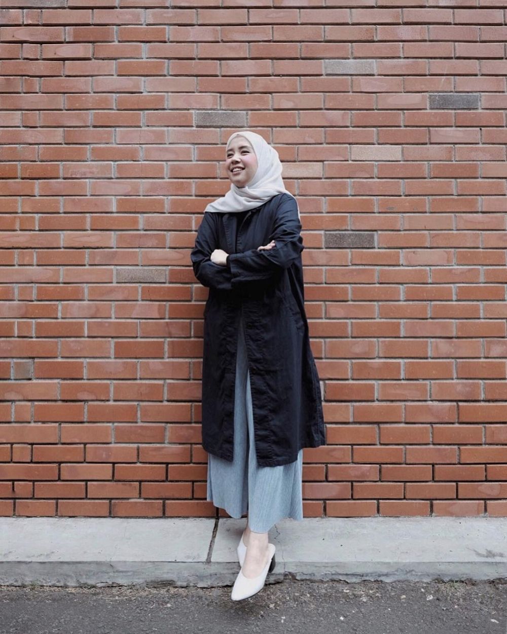 9 Inspirasi Outfit Hijab dengan Tunik ala Selebgram Qonitah Al Jundiah