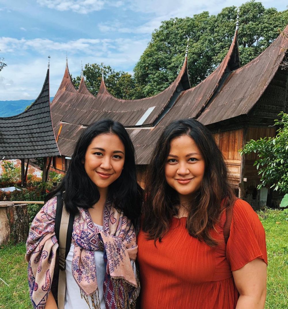 11 Profesi Saudara Kandung Artis, dari Jurnalis sampai Pramugari