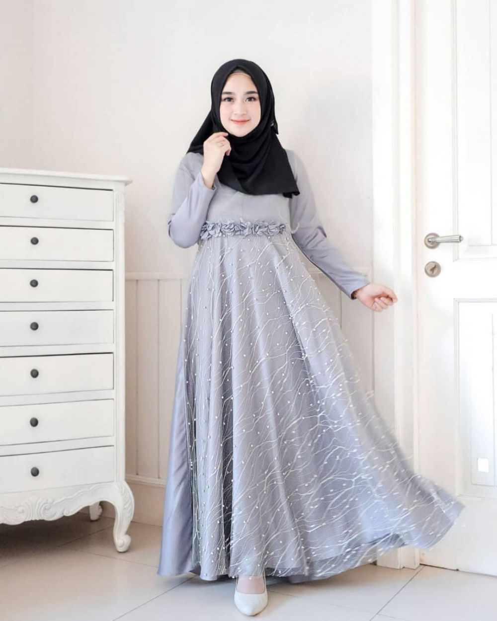 10 Inspirasi Dress Kondangan Untuk Para Hijabers ala Rini Anggiani 