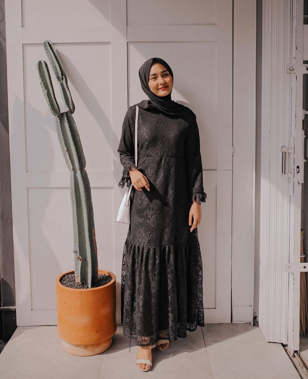 Inspirasi Dress Hijab Ala Selebgram Isnaini Fauziah