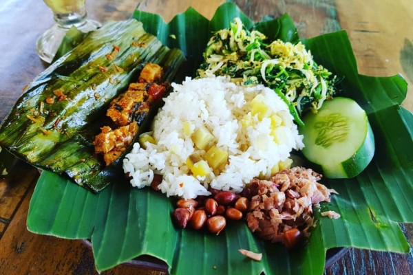 Gak Cuma Ada di Kolak, 5 Kuliner Lokal Ini juga Menggunakan Ubi Lho