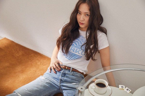 Siap Comeback Drama Baru, 10 Potret Krystal Jung yang Selalu Memesona