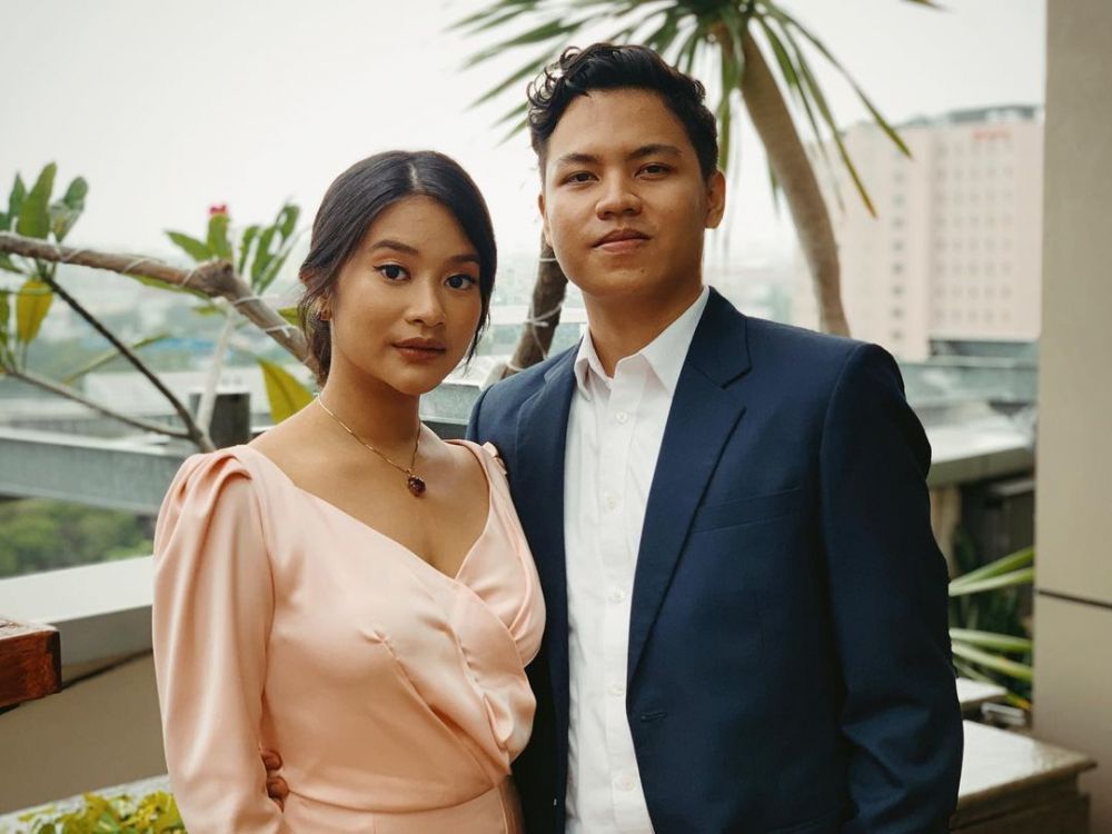 10 Potret Gaya Pacaran Siti Adira Anak Ikke Nurjanah, Makin Mesra