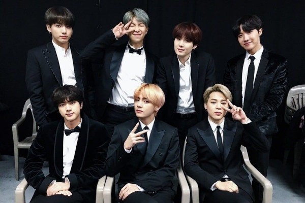 8 Koreografi KPop yang Menggunakan Kursi sebagai Properti, Unik Semua!