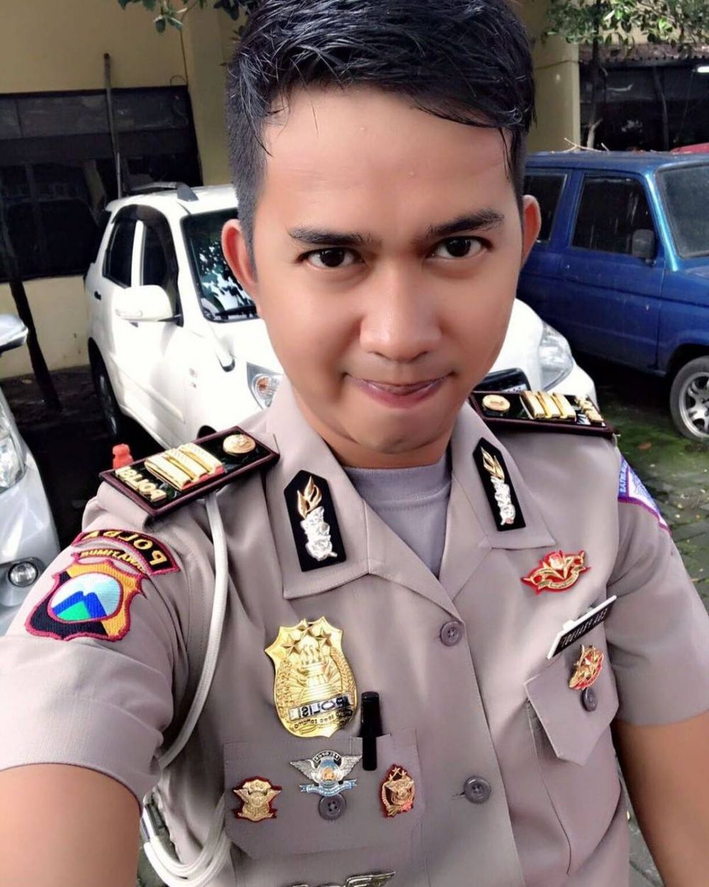 Polisi ganteng dan kekar images and photos finder