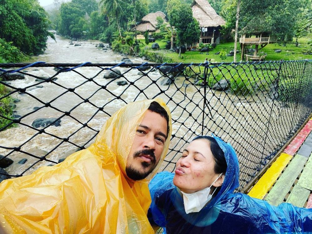 10 Potret Mesra Fathir Muchtar dan Fera Feriska, Main Sinetron Bareng
