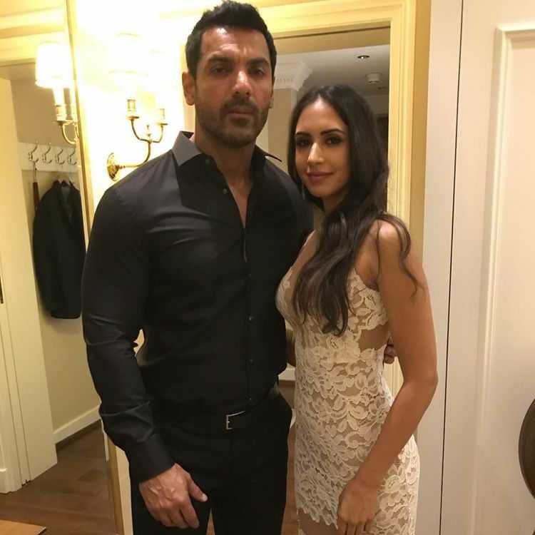 9 Artis Bollywood Pilih Menikah di Luar Negeri, Ada Apa?