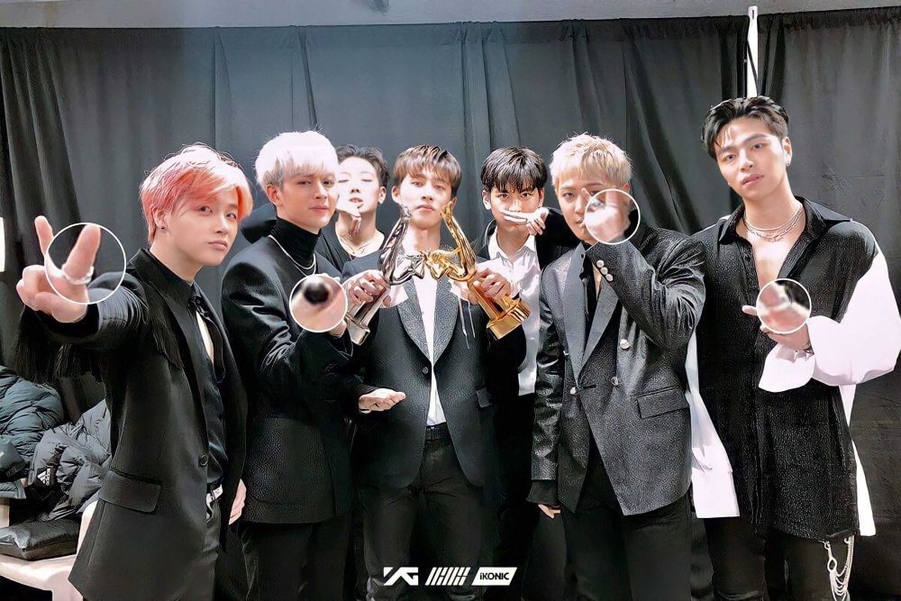 7 Grup KPop yang Kompak Gunakan Tanda Persahabatan