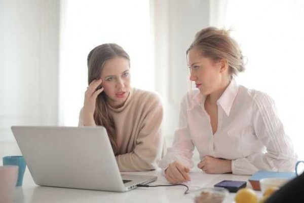 5 Zodiak Yang Paling Bisa Diandalkan Ketika Orang Lain Butuh Nasehat