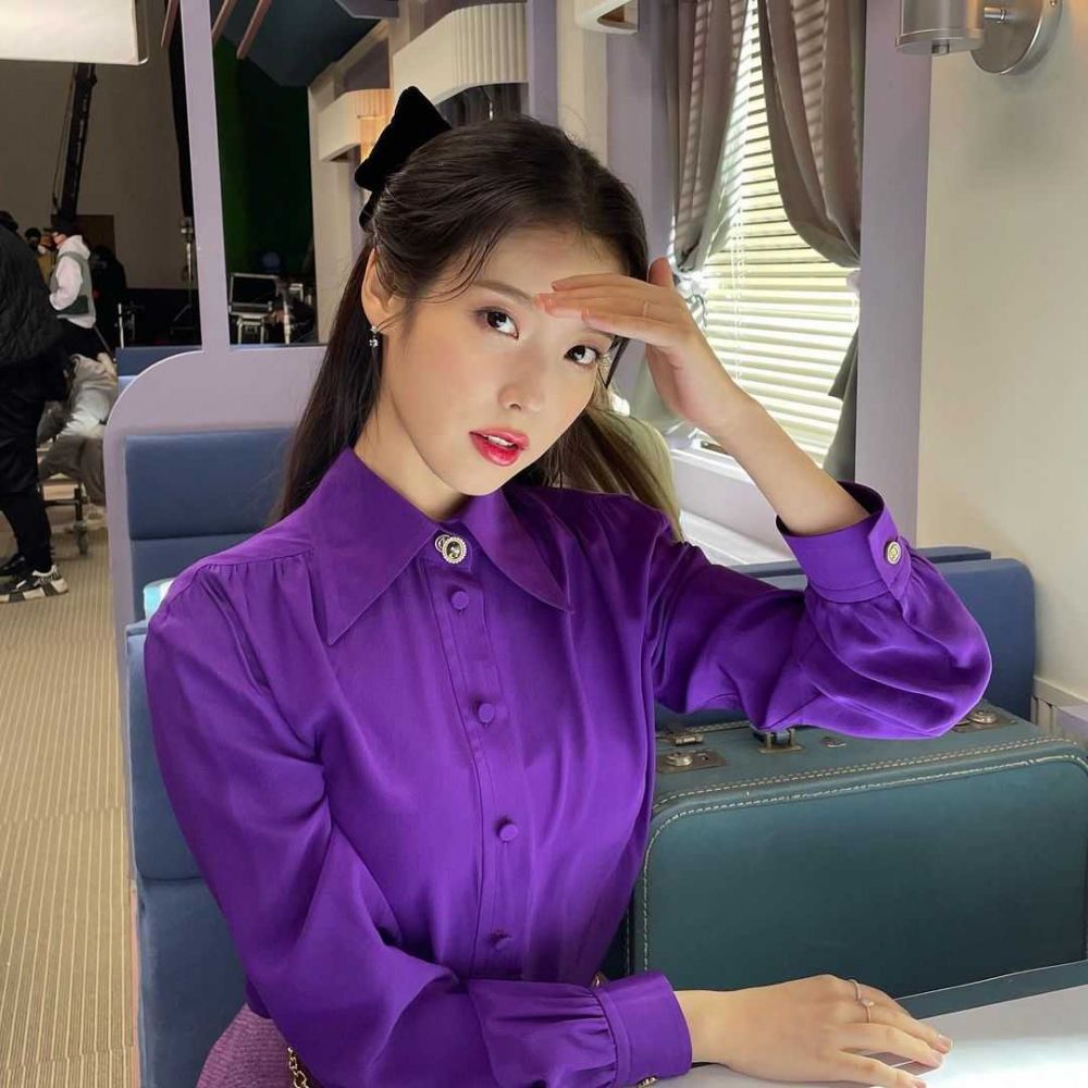 Comeback Album LILAC, 9 Potret Terbaru IU yang Memesona
